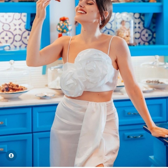 *last one*Zara BLOGGERS FAV floral appliqué crop top - Picture 7 of 7